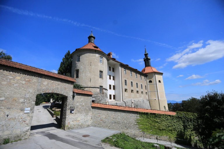 This castle is so basic it's almost not worth including. 