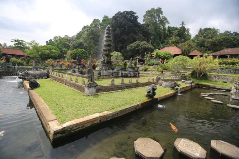 Another side of the water palace