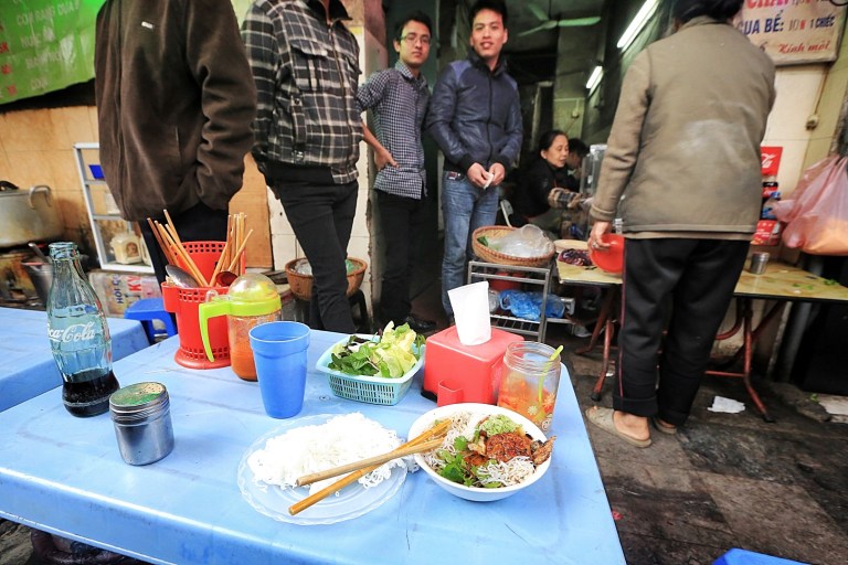They call it "Bun" - I call it "Yum" - and I couldn't care less about the kitchen ....