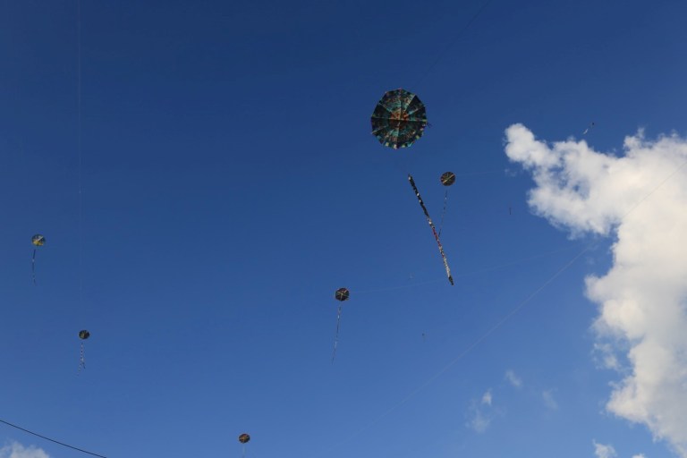 But yes, by the time we left at 5, 6 out of the 25 or so kites we saw attempt were actually flying (not really the best ratio but )